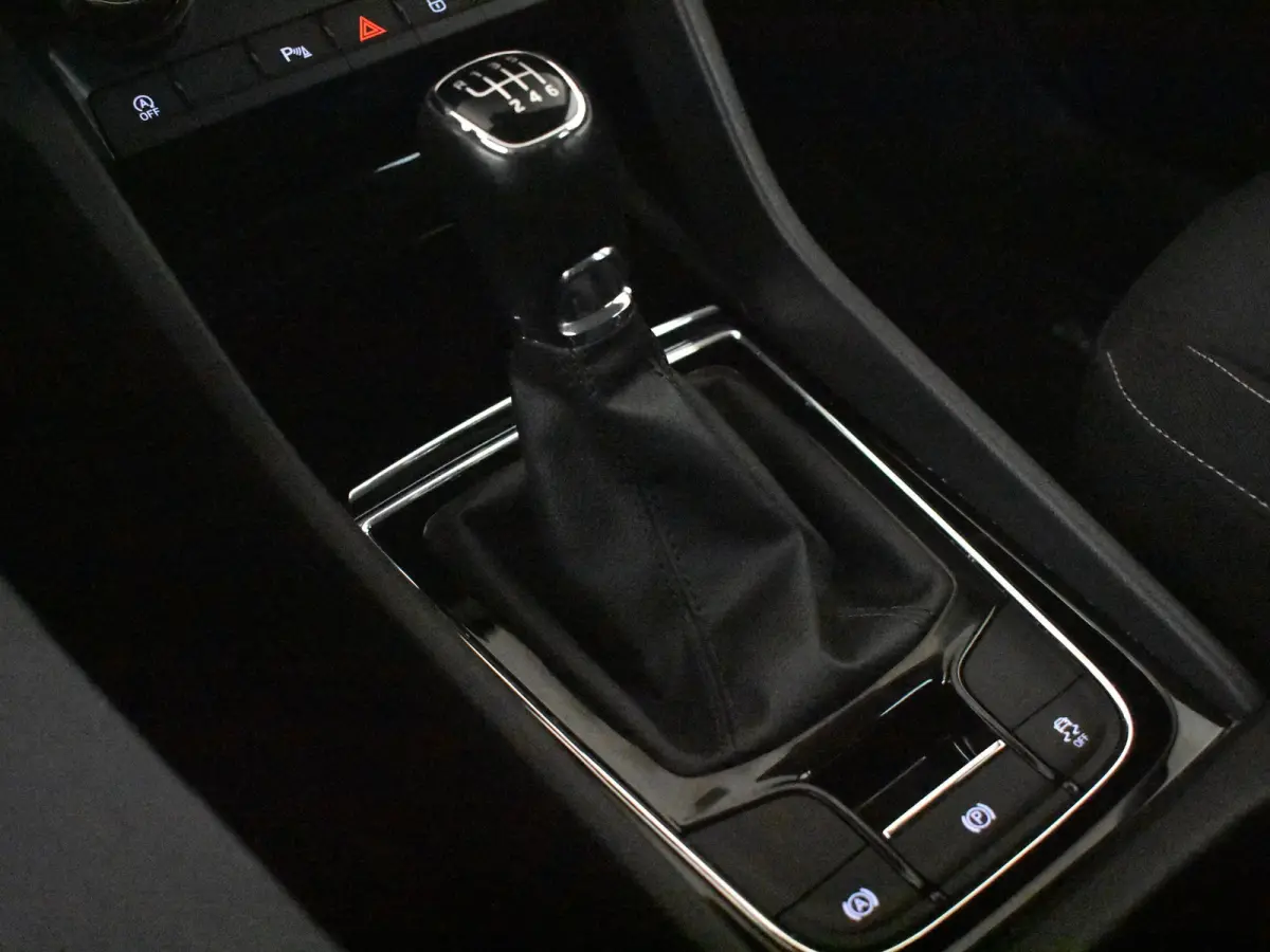 1.0 TSI Business Edition 110Pk | 1e eigenaar | Trekhaak Elektr. | Parkeer sensoren voor/achter | Apple carplay Android auto |Navigatie Cruise control | Climate control | LED | DAB | 17"LMV