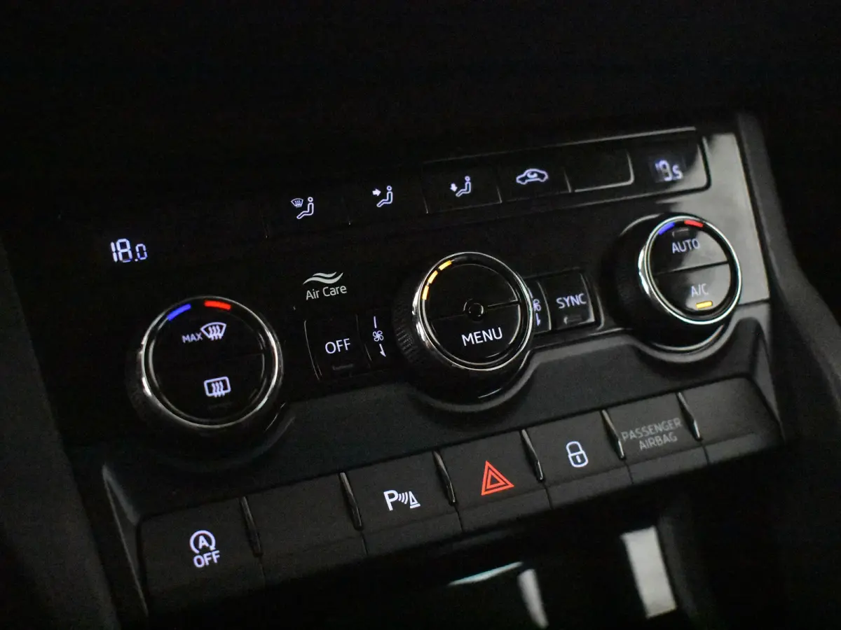 1.0 TSI Business Edition 110Pk | 1e eigenaar | Trekhaak Elektr. | Parkeer sensoren voor/achter | Apple carplay Android auto |Navigatie Cruise control | Climate control | LED | DAB | 17"LMV