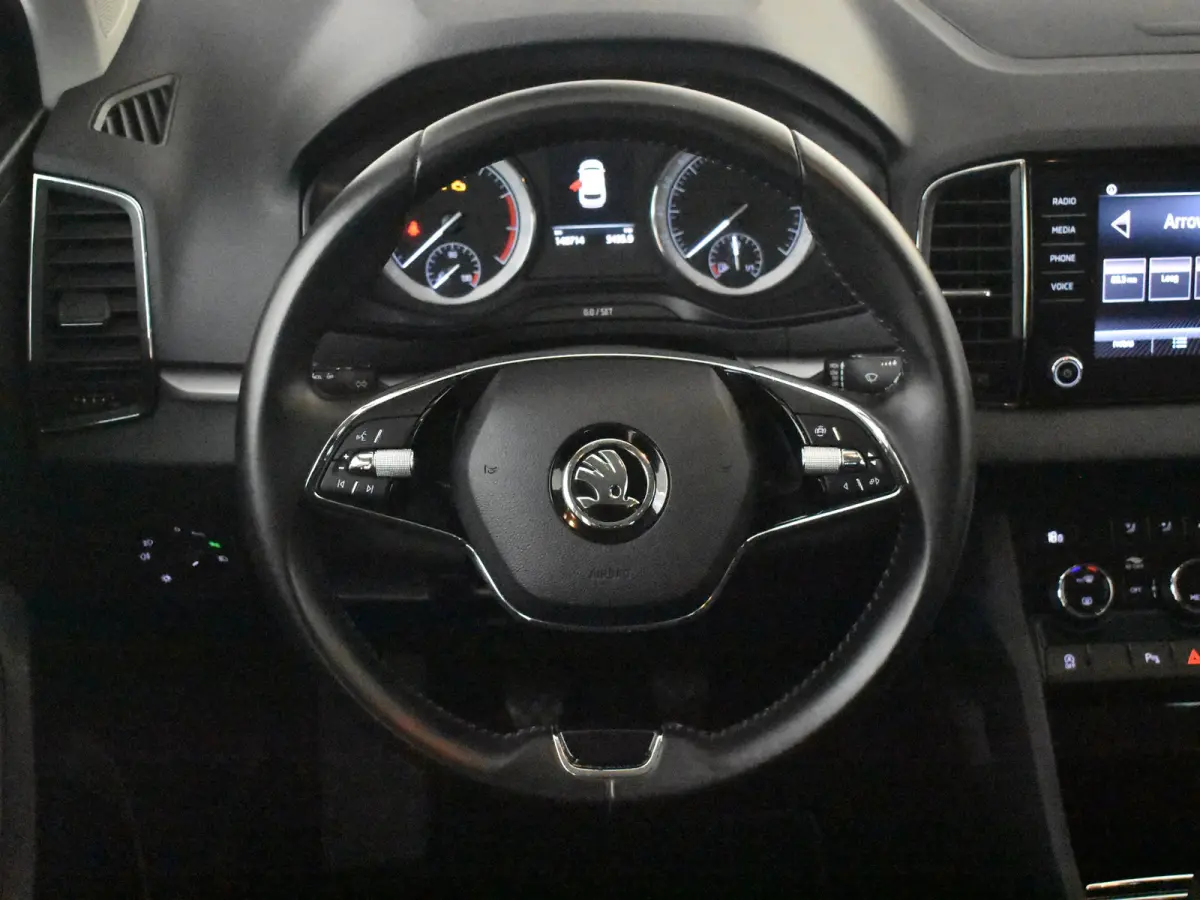 1.0 TSI Business Edition 110Pk | 1e eigenaar | Trekhaak Elektr. | Parkeer sensoren voor/achter | Apple carplay Android auto |Navigatie Cruise control | Climate control | LED | DAB | 17"LMV