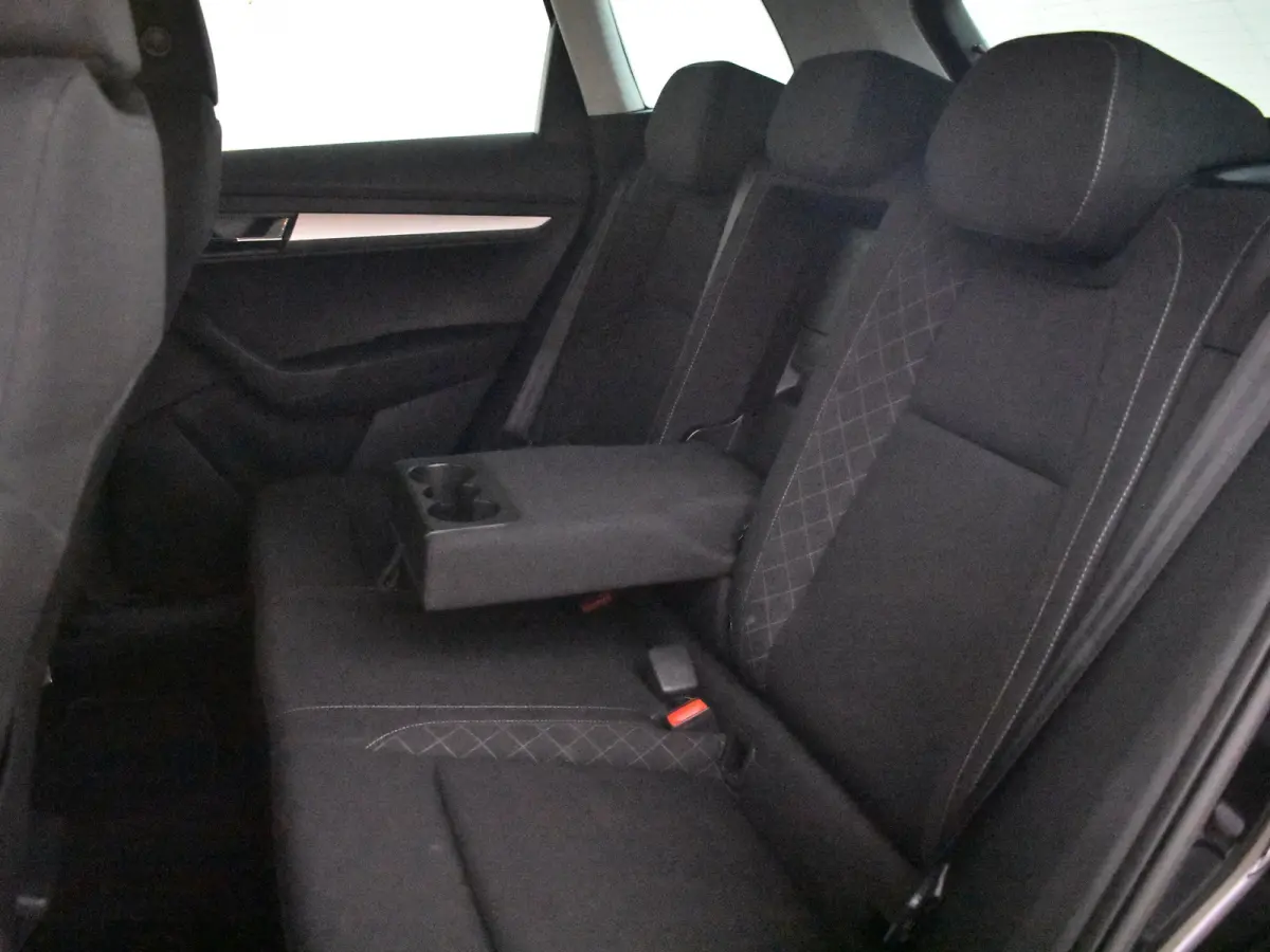 1.0 TSI Business Edition 110Pk | 1e eigenaar | Trekhaak Elektr. | Parkeer sensoren voor/achter | Apple carplay Android auto |Navigatie Cruise control | Climate control | LED | DAB | 17"LMV