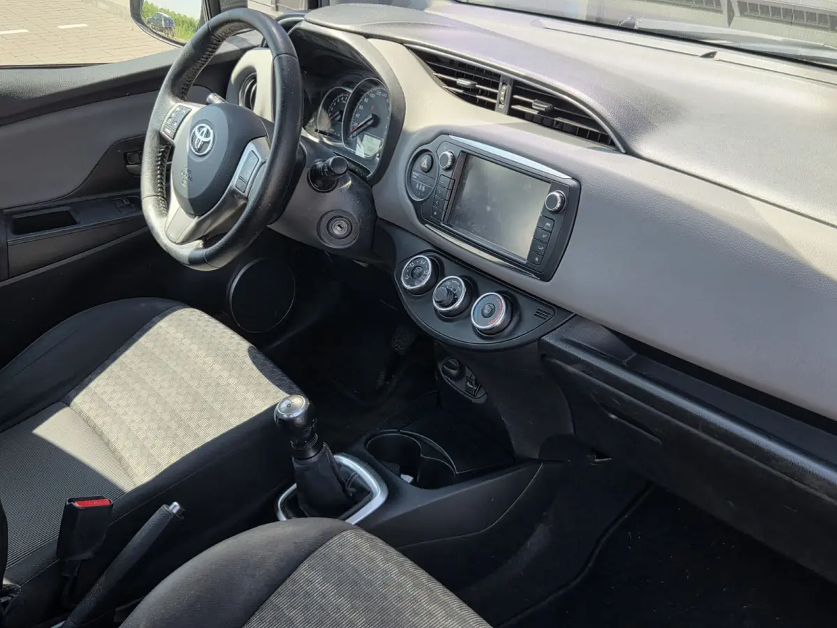 1.0 VVT-i Style Xenon