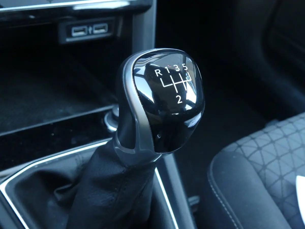 1.0 TSI Life / Carplay / Camera