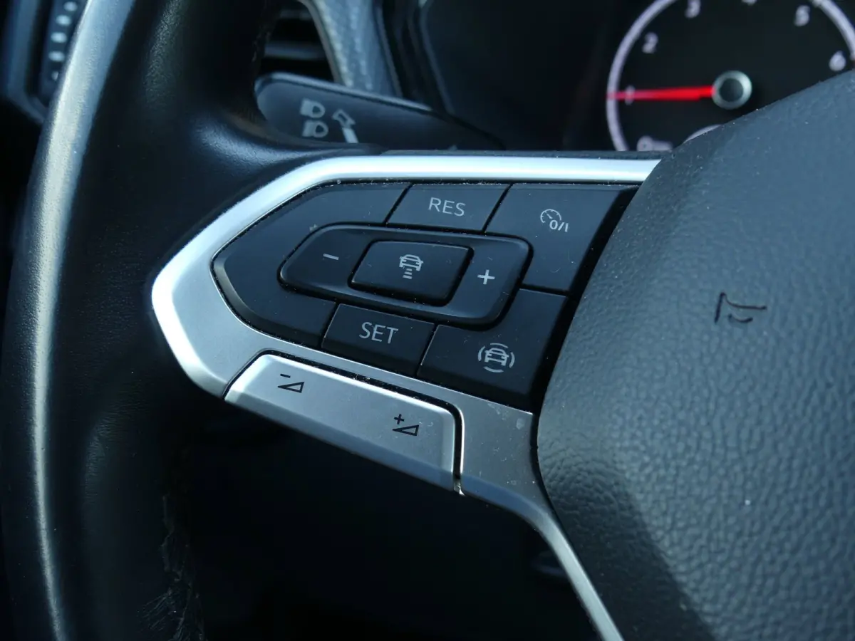 1.0 TSI Life / Carplay / Camera