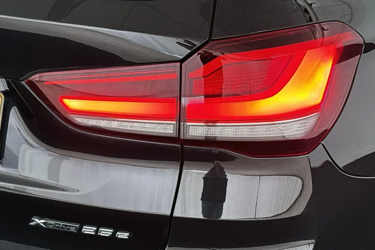 xDrive25e Panoramadak Head-Up Memory Achteruitrijcamera Stoel-Stuurverwarming