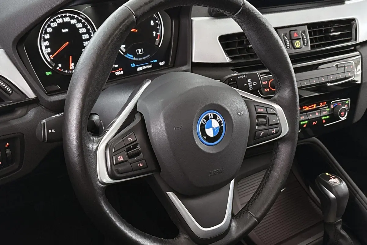 xDrive25e Panoramadak Head-Up Memory Achteruitrijcamera Stoel-Stuurverwarming