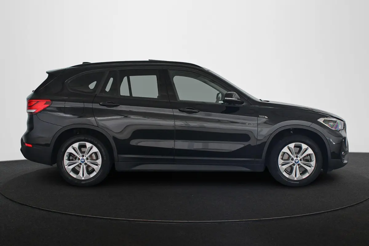 xDrive25e Panoramadak Head-Up Memory Achteruitrijcamera Stoel-Stuurverwarming