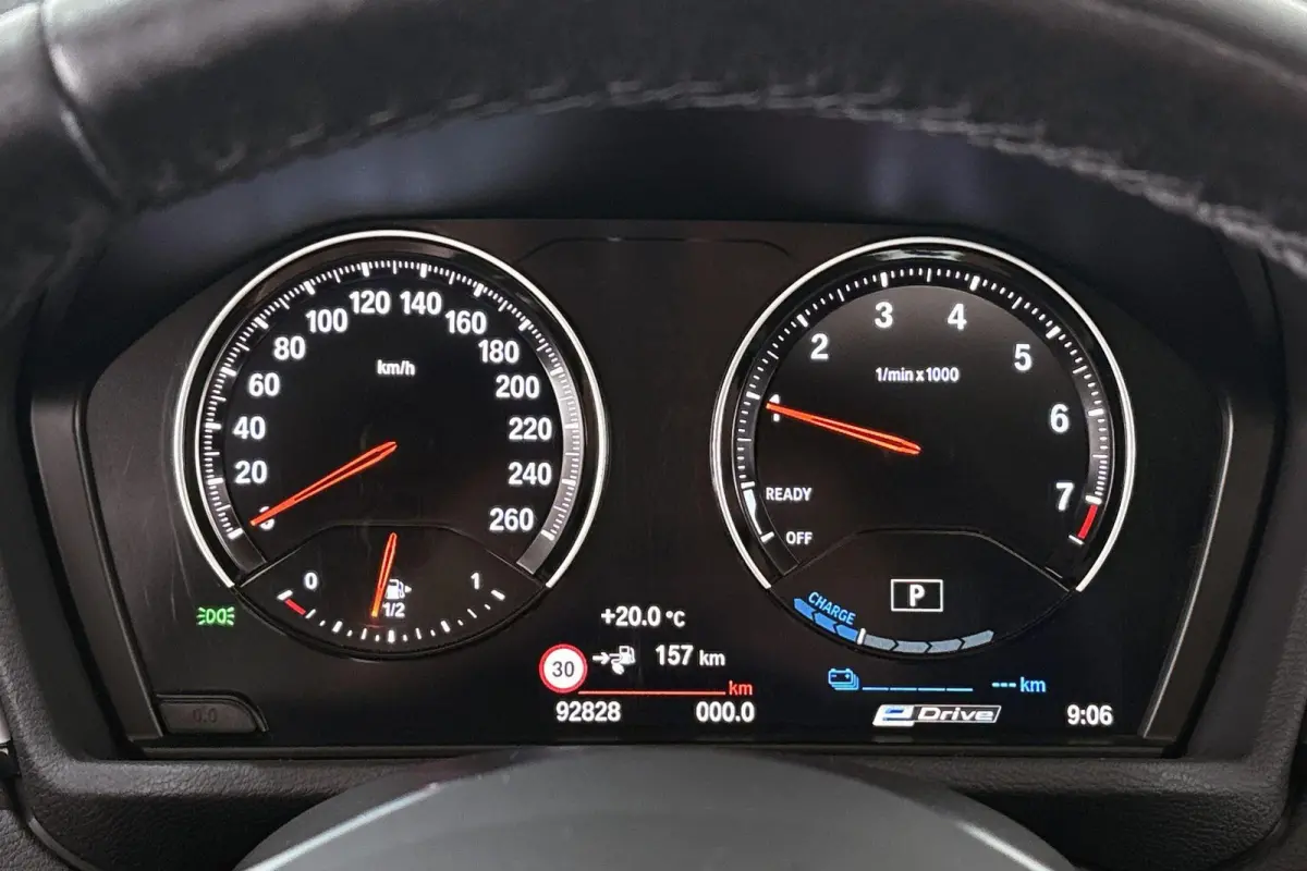 xDrive25e Panoramadak Head-Up Memory Achteruitrijcamera Stoel-Stuurverwarming
