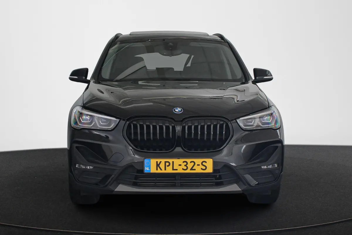 xDrive25e Panoramadak Head-Up Memory Achteruitrijcamera Stoel-Stuurverwarming