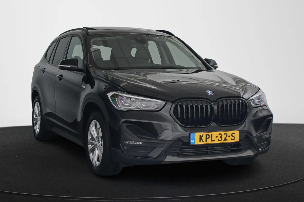 xDrive25e Panoramadak Head-Up Memory Achteruitrijcamera Stoel-Stuurverwarming