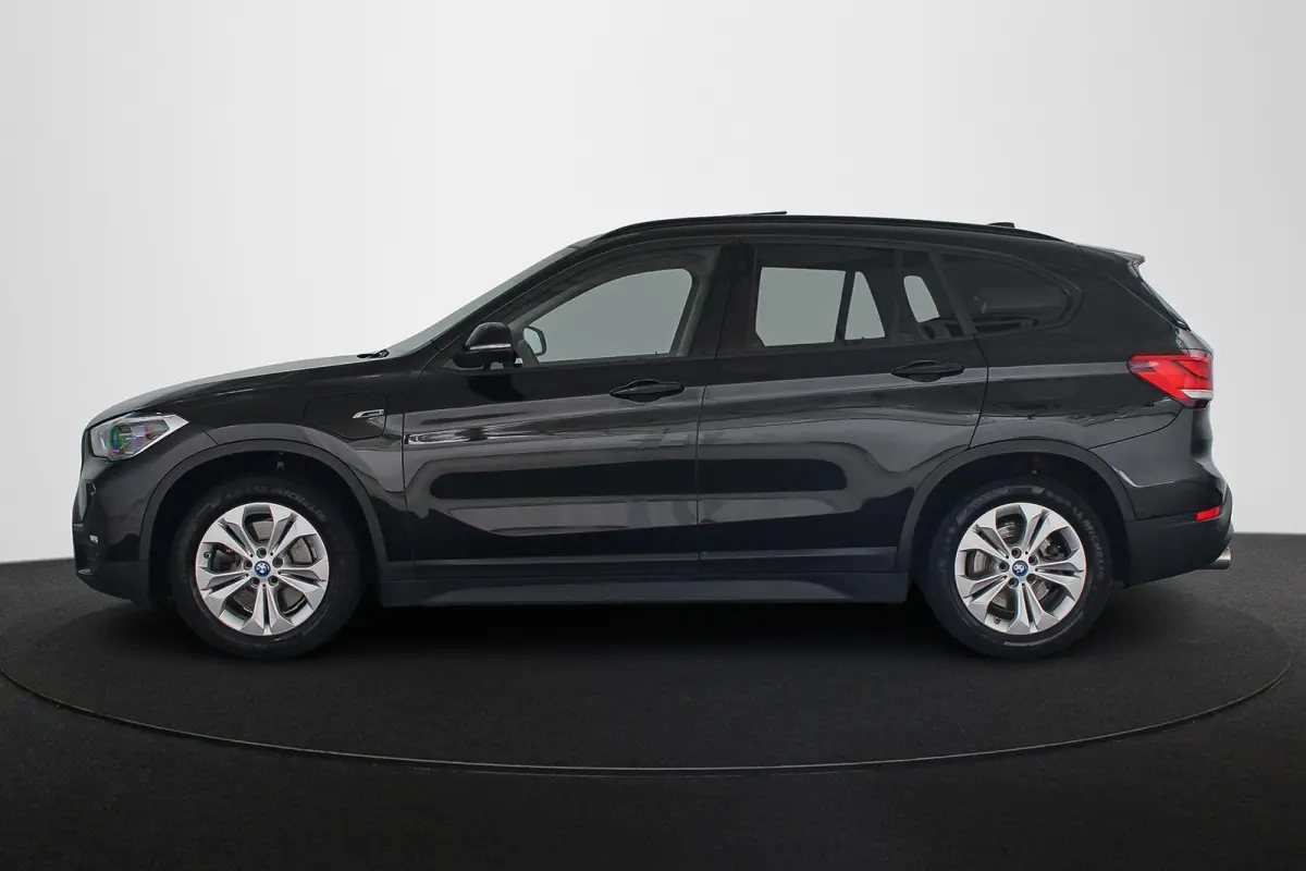 xDrive25e Panoramadak Head-Up Memory Achteruitrijcamera Stoel-Stuurverwarming