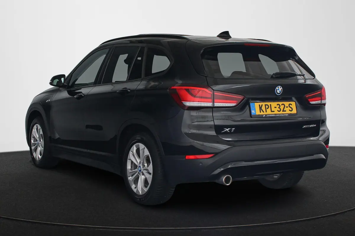 xDrive25e Panoramadak Head-Up Memory Achteruitrijcamera Stoel-Stuurverwarming