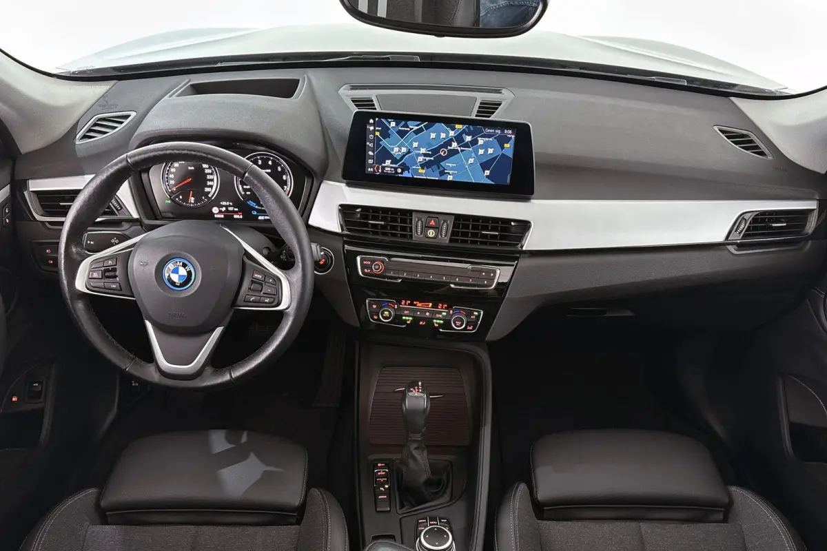 xDrive25e Panoramadak Head-Up Memory Achteruitrijcamera Stoel-Stuurverwarming