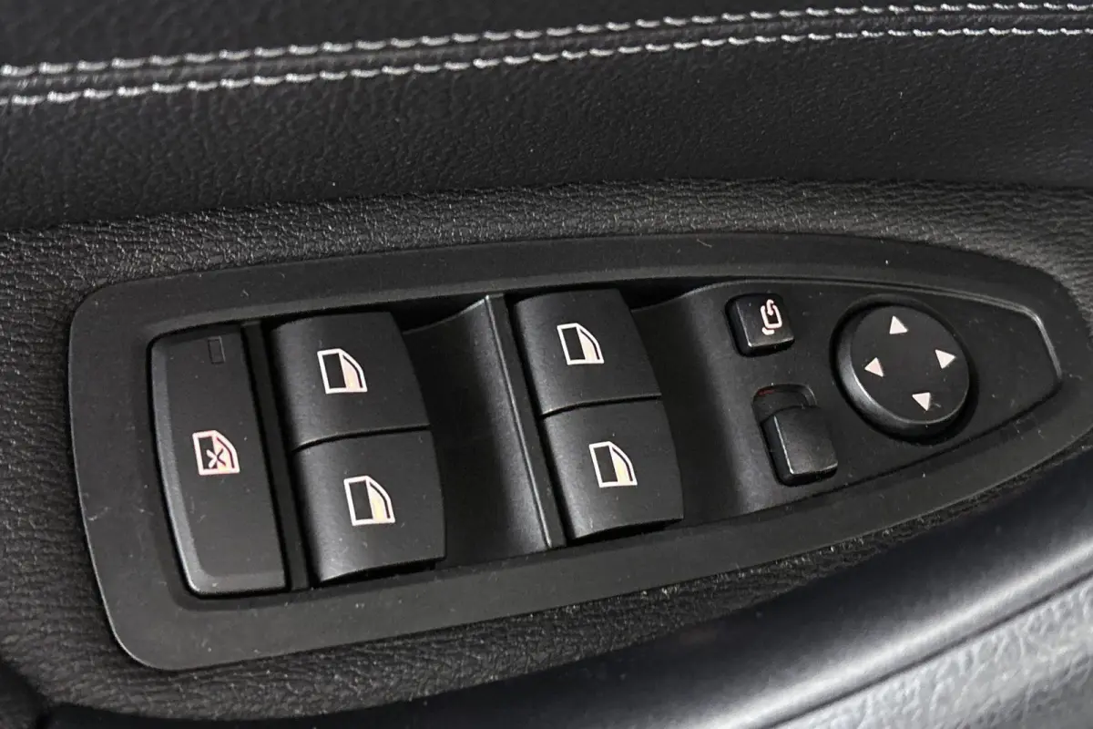 xDrive25e Panoramadak Head-Up Memory Achteruitrijcamera Stoel-Stuurverwarming