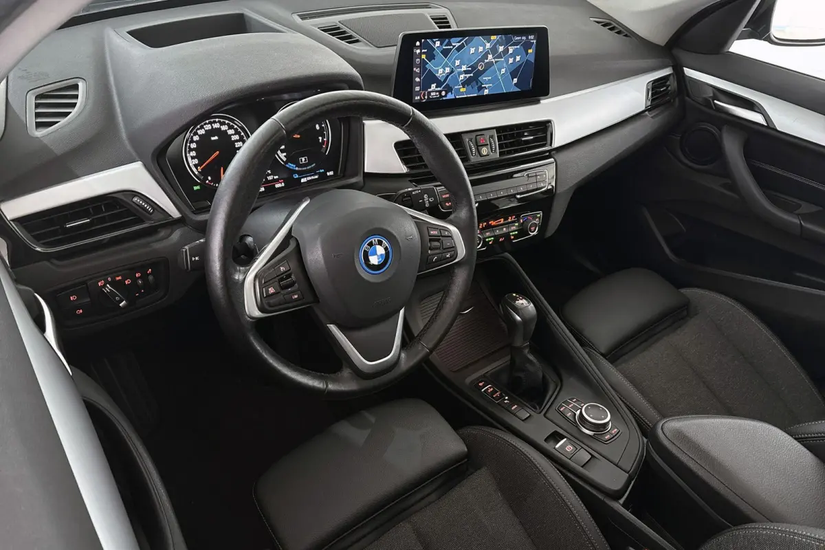 xDrive25e Panoramadak Head-Up Memory Achteruitrijcamera Stoel-Stuurverwarming