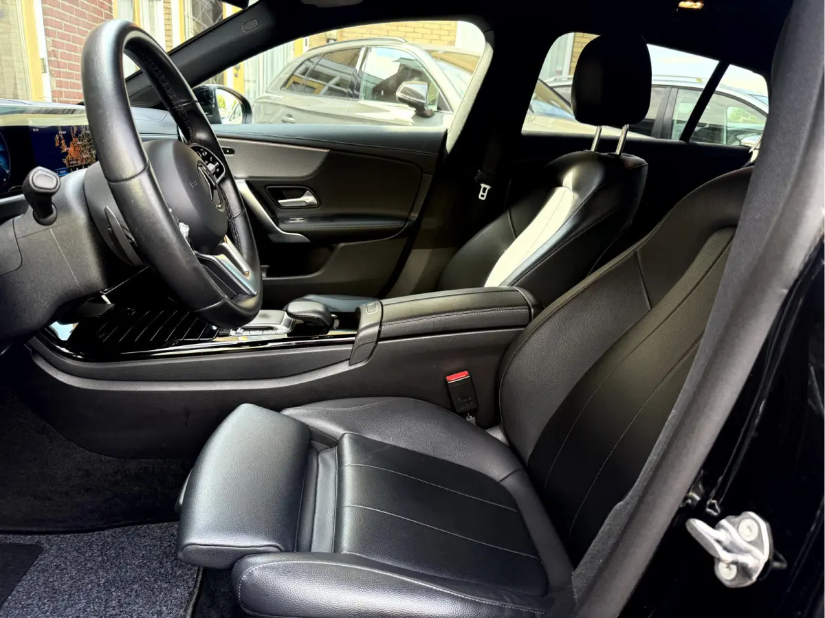200 d Business Luxury NL. Auto, Widescreen, Sfeerverlichting