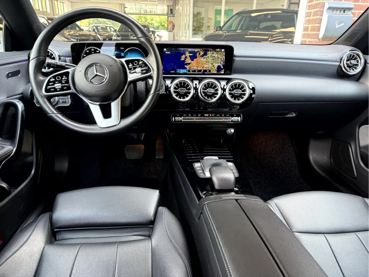 200 d Business Luxury NL. Auto, Widescreen, Sfeerverlichting