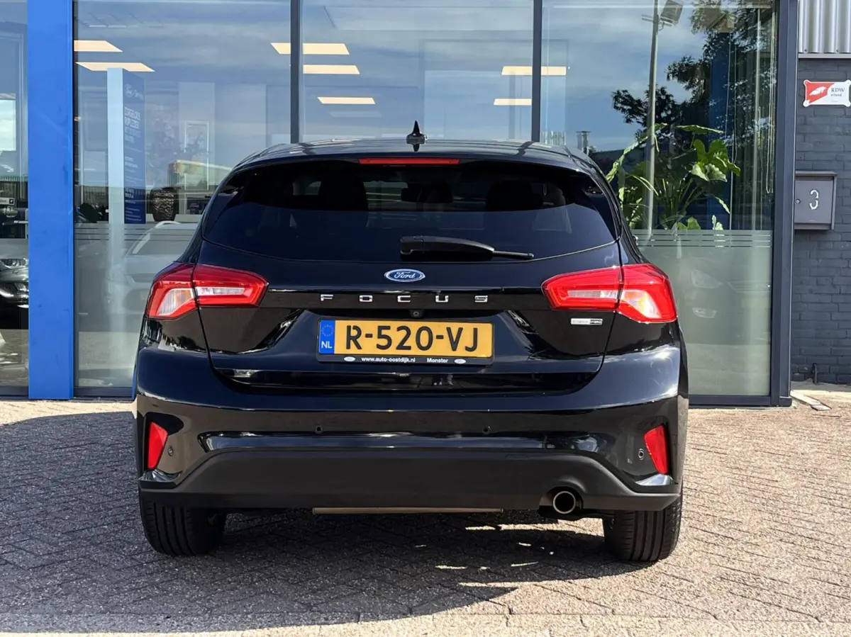 1.0 EcoBoost Hybrid Trend Edition Business 125PK Winterpack Camera Cruise Navi Climate Parkeersensoren Keyless Privacy Glass *Dealer Onderhouden*