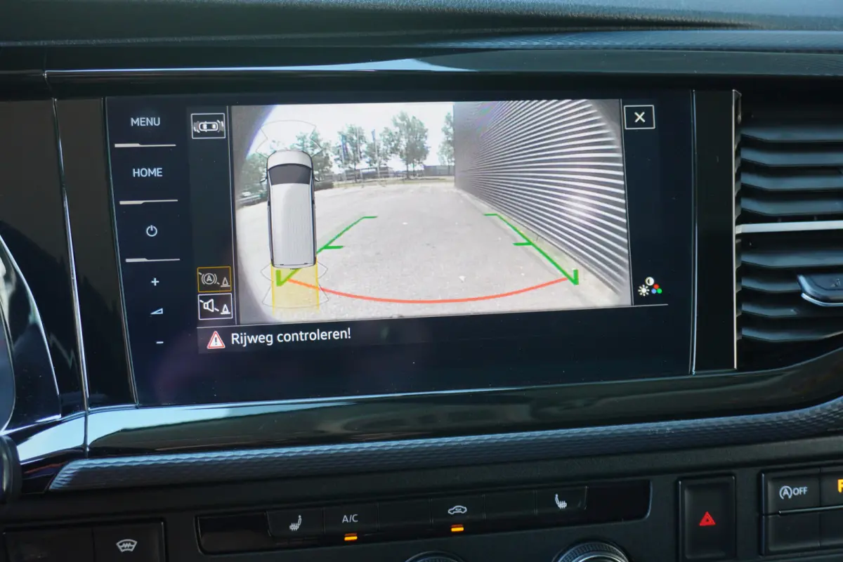 199pk Bulli L2H1 2x Schuifdeur Apple carplay LED Camera Parkeersensoren Lederen bekleding Stoelverwarming Cruise control ACC