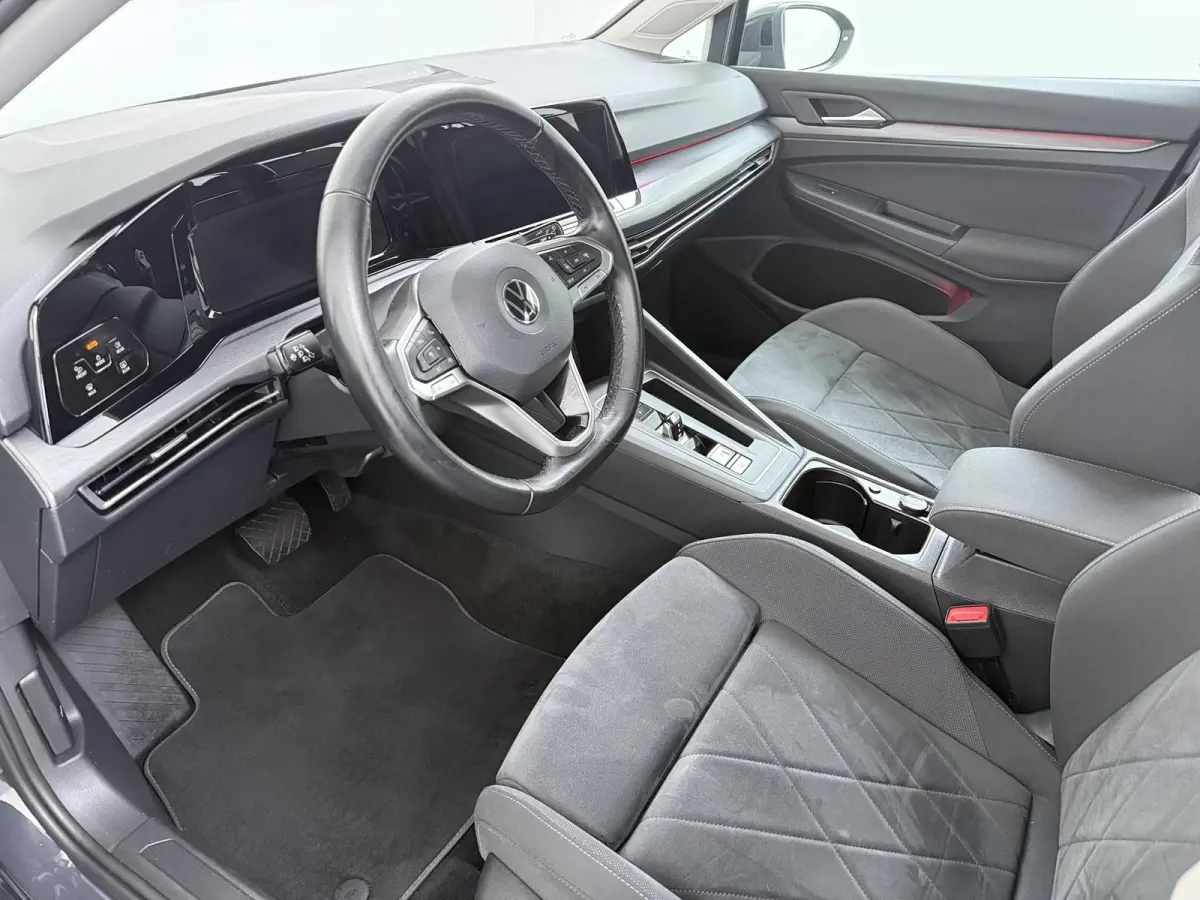 1.4 eHybrid Style | Trekhaak | Adaptieve Cruise | Dodehoekdetectie | CarPlay |