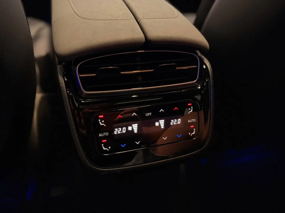 450+ Edition 1 108 kWh HyperScreen Premium Plus Burmester