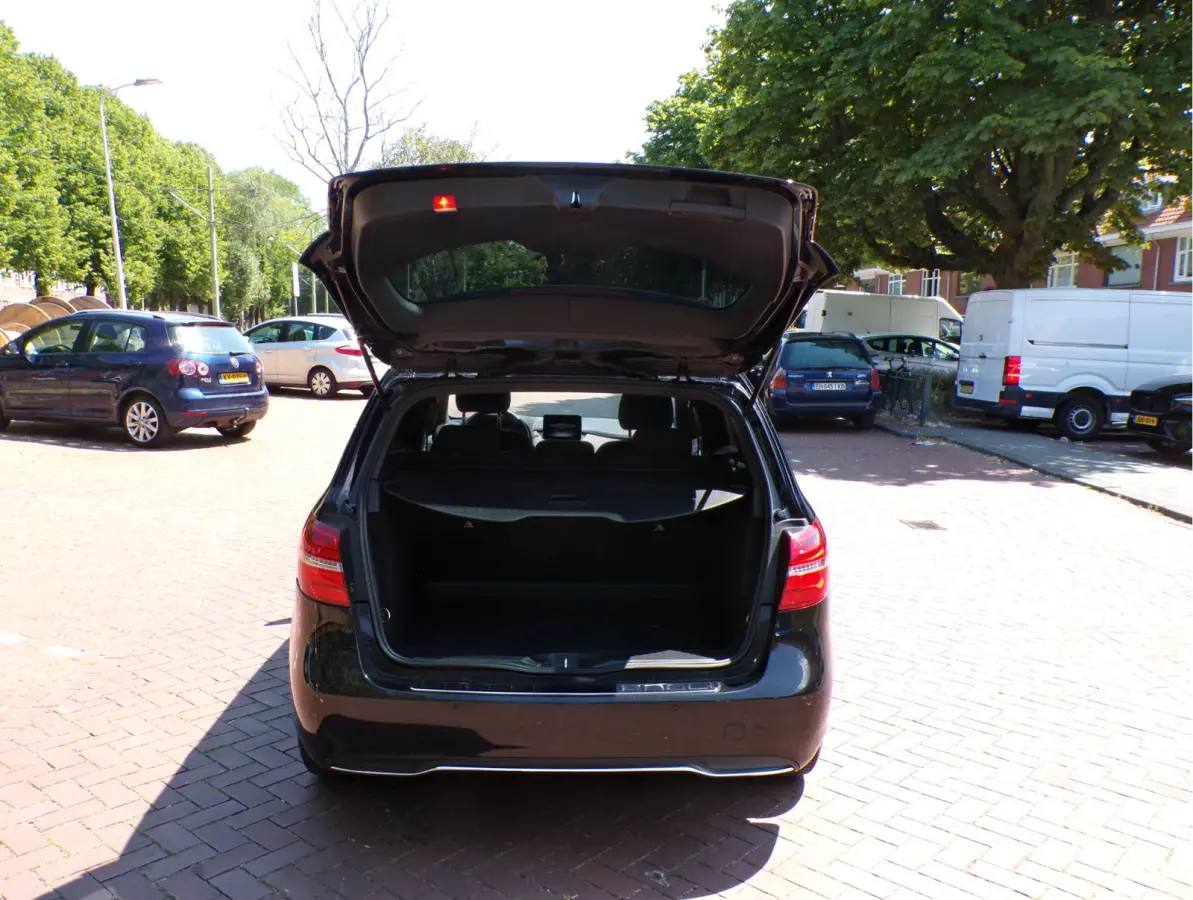 180 Business AUTOMAAT CAMERA NAVI TEL CRUISECONTROL....