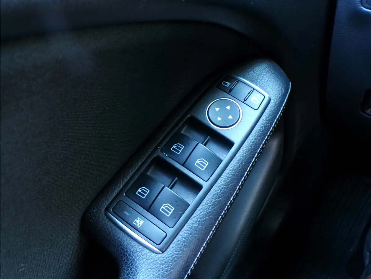 180 Business AUTOMAAT CAMERA NAVI TEL CRUISECONTROL....