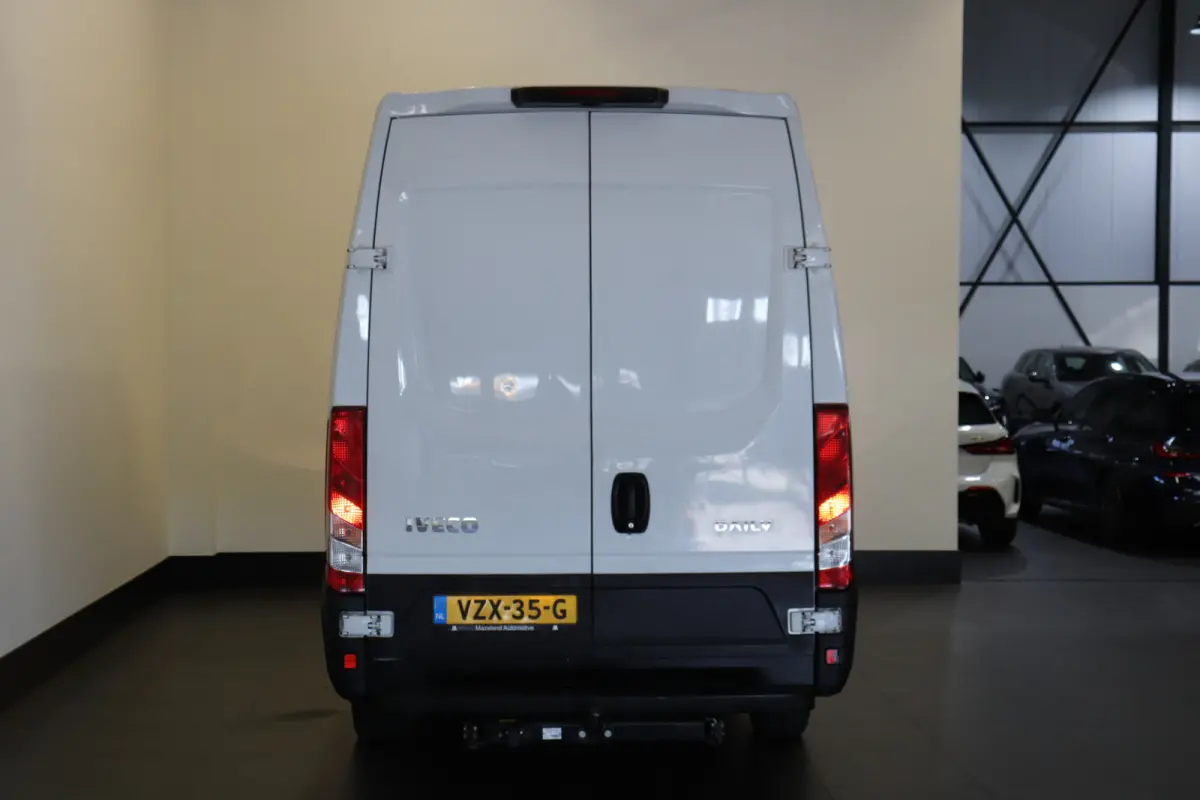 35S12V 2.3 L2H2 EURO 6 - Airco - Cruise - Camera - €13.900,- Excl.