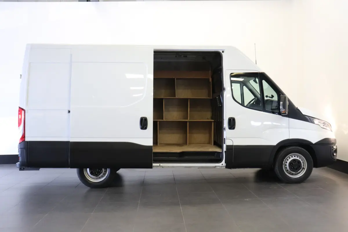 35S12V 2.3 L2H2 EURO 6 - Airco - Cruise - Camera - €13.900,- Excl.