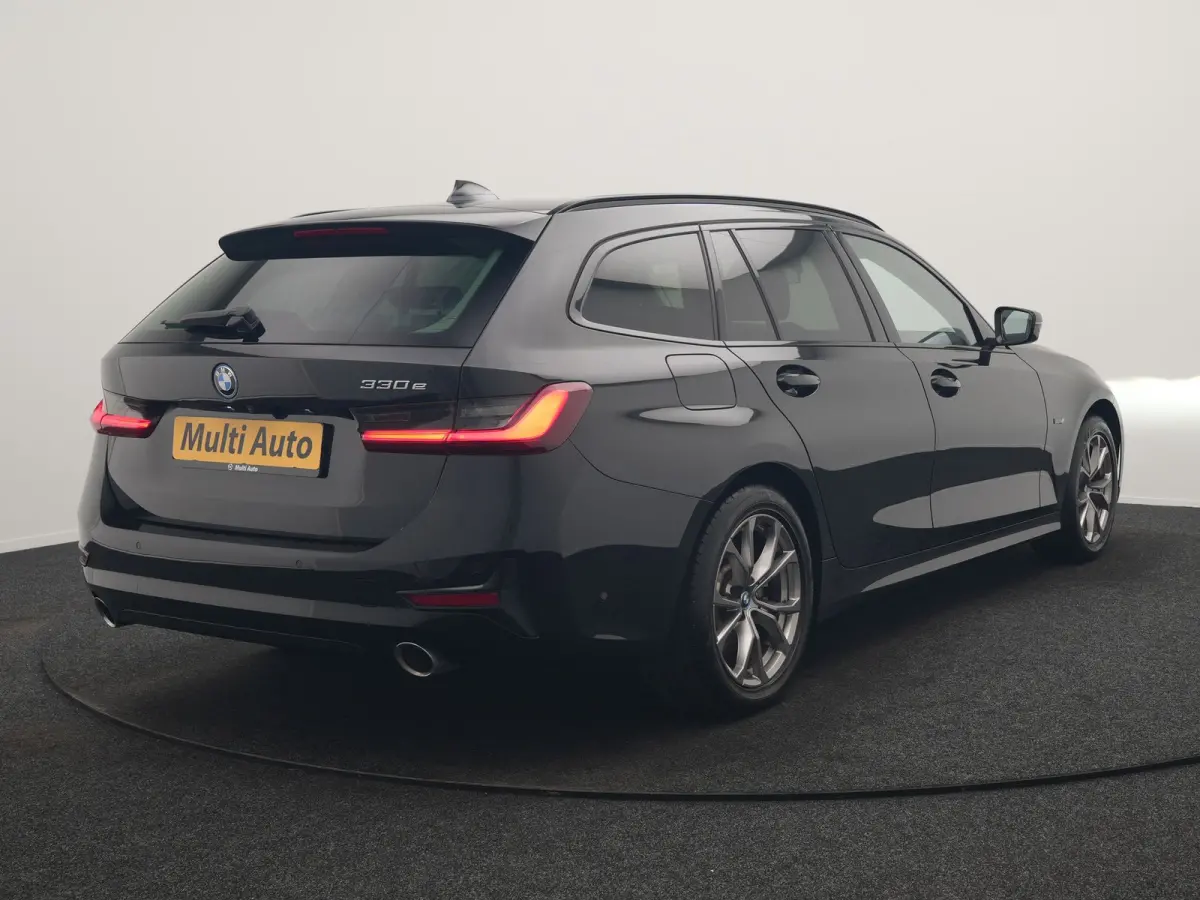 330e Sportline PHEV 293pk Dealer O.H. | Panodak | Adaptive Cruise | Head Up | Laser LED | 360 Camera | Lederen Sportstoelen Memory & Verwarmd | Stuur Verwarmd | Sfeerverlichting | Keyless | 