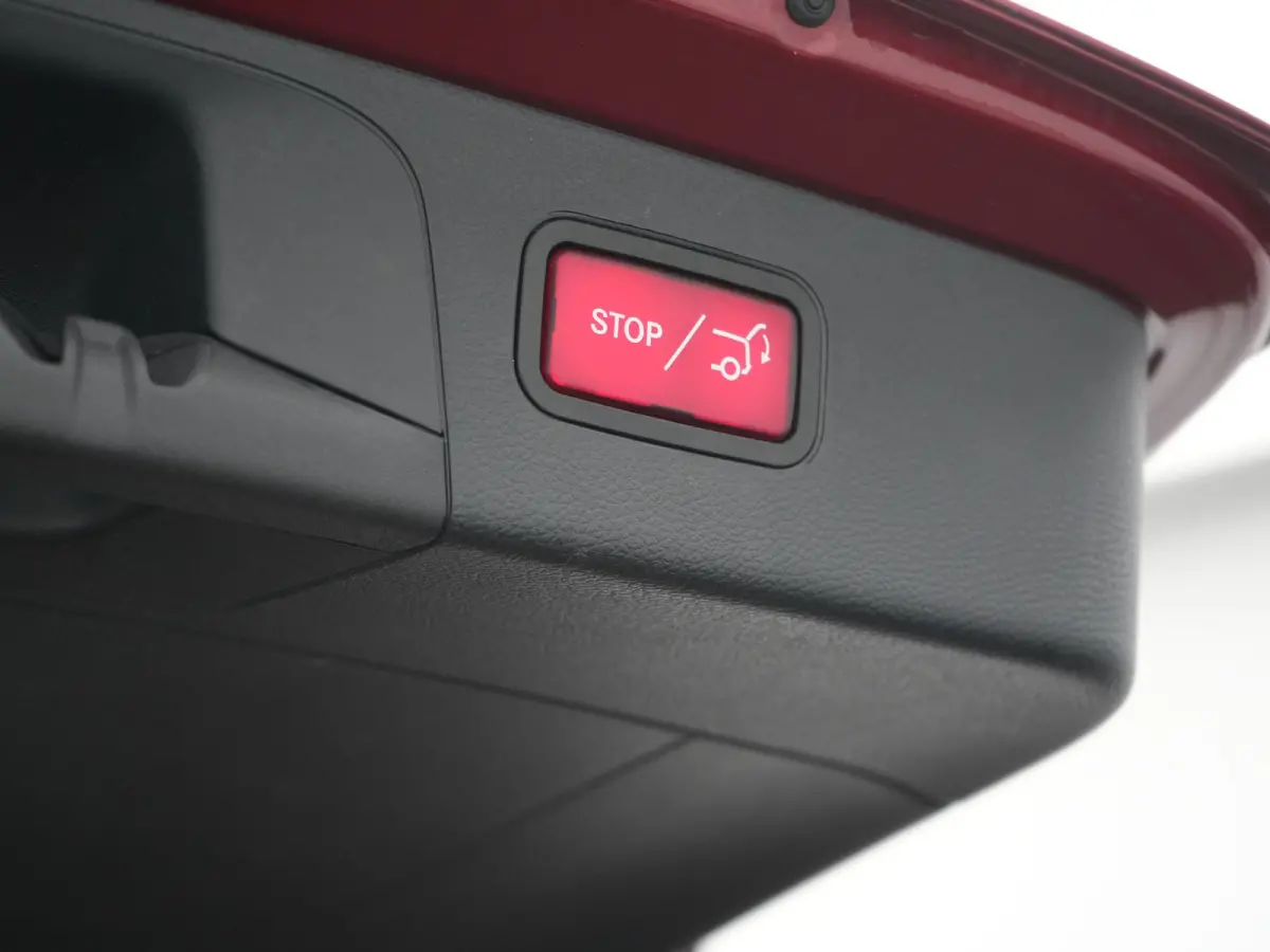 4MATIC Advantage PHEV 320pk Dealer O.H. | Trekhaak Af Fabriek | Panodak | Adaptive Cruise | Sportstoelen Verwarmd | Sfeerverlichting | Apple Carplay | Blis | Navigatie | DAB | Plug In Hybrid