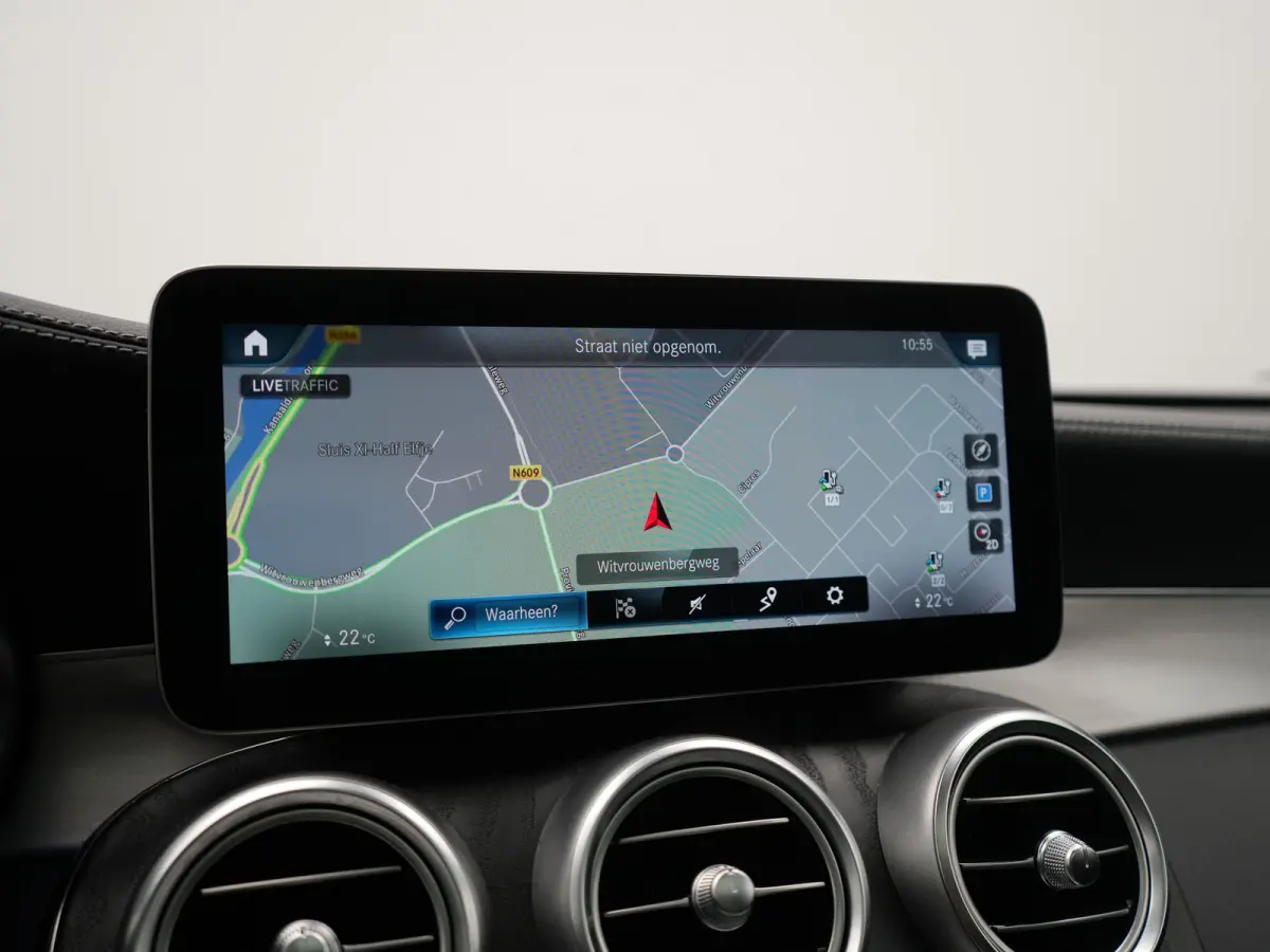 4MATIC Advantage PHEV 320pk Dealer O.H. | Trekhaak Af Fabriek | Panodak | Adaptive Cruise | Sportstoelen Verwarmd | Sfeerverlichting | Apple Carplay | Blis | Navigatie | DAB | Plug In Hybrid