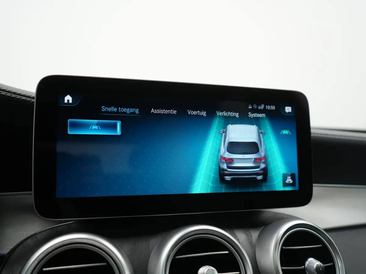 4MATIC Advantage PHEV 320pk Dealer O.H. | Trekhaak Af Fabriek | Panodak | Adaptive Cruise | Sportstoelen Verwarmd | Sfeerverlichting | Apple Carplay | Blis | Navigatie | DAB | Plug In Hybrid