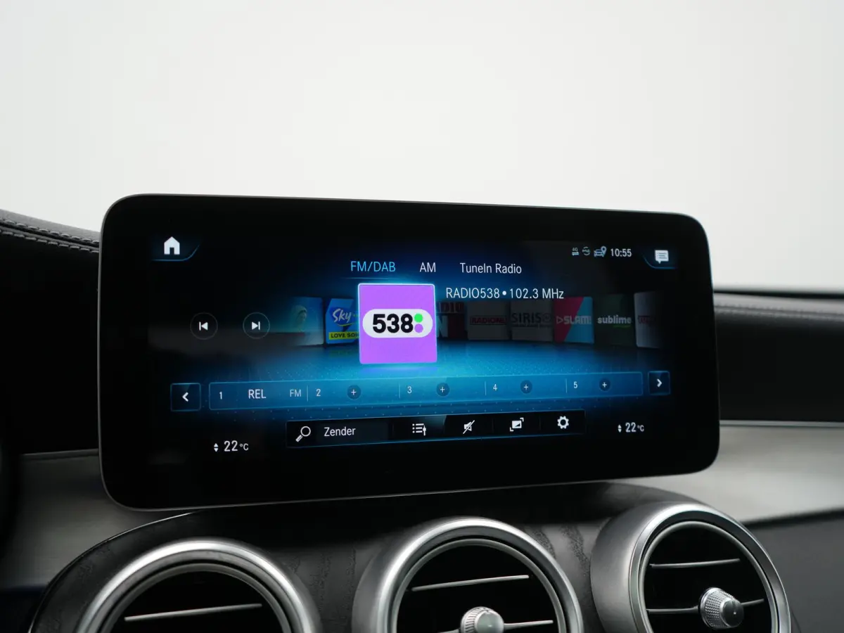 4MATIC Advantage PHEV 320pk Dealer O.H. | Trekhaak Af Fabriek | Panodak | Adaptive Cruise | Sportstoelen Verwarmd | Sfeerverlichting | Apple Carplay | Blis | Navigatie | DAB | Plug In Hybrid