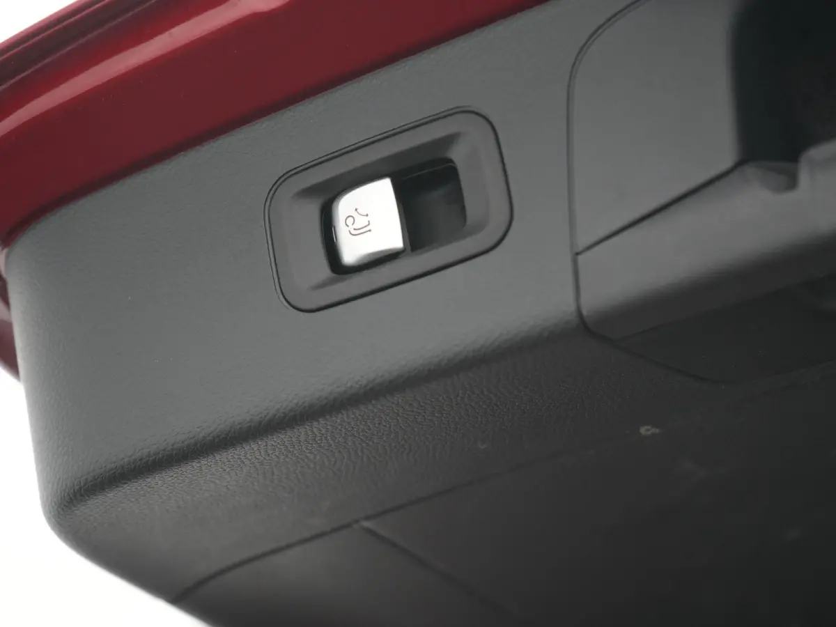 4MATIC Advantage PHEV 320pk Dealer O.H. | Trekhaak Af Fabriek | Panodak | Adaptive Cruise | Sportstoelen Verwarmd | Sfeerverlichting | Apple Carplay | Blis | Navigatie | DAB | Plug In Hybrid