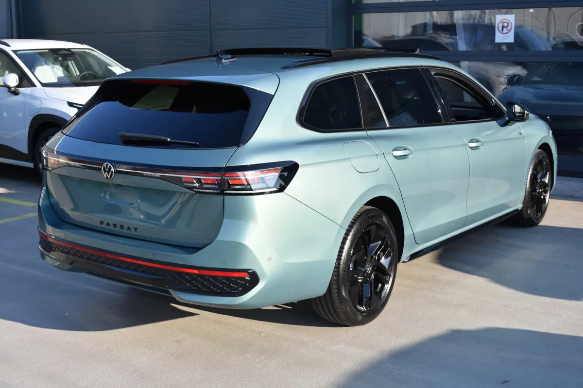 1.5 TSI eHybrid 272PK R-Line | Schuif-kanteldak | 360 camera | Head-up display | IQ Drive | Wegklapbare trekhaak | Business Premium Pakket | VERLENGDE GARANTIE