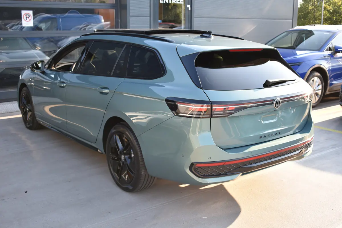 1.5 TSI eHybrid 272PK R-Line | Schuif-kanteldak | 360 camera | Head-up display | IQ Drive | Wegklapbare trekhaak | Business Premium Pakket | VERLENGDE GARANTIE