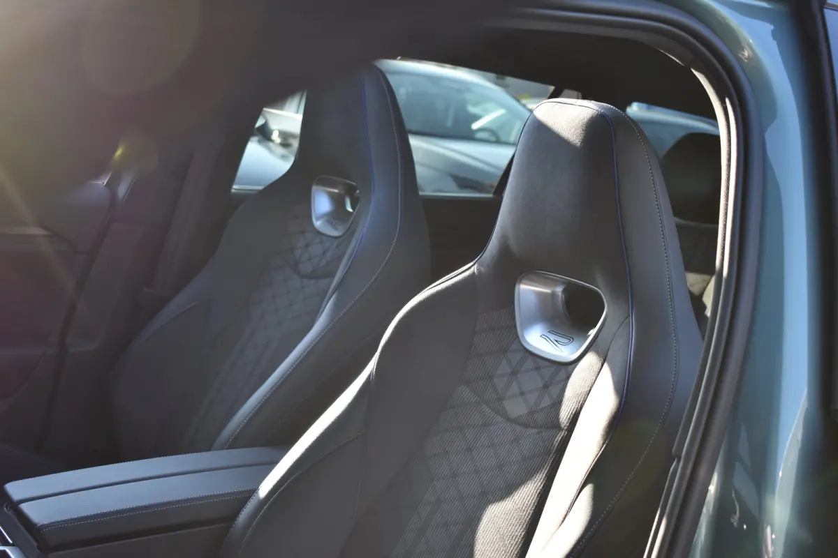 1.5 TSI eHybrid 272PK R-Line | Schuif-kanteldak | 360 camera | Head-up display | IQ Drive | Wegklapbare trekhaak | Business Premium Pakket | VERLENGDE GARANTIE