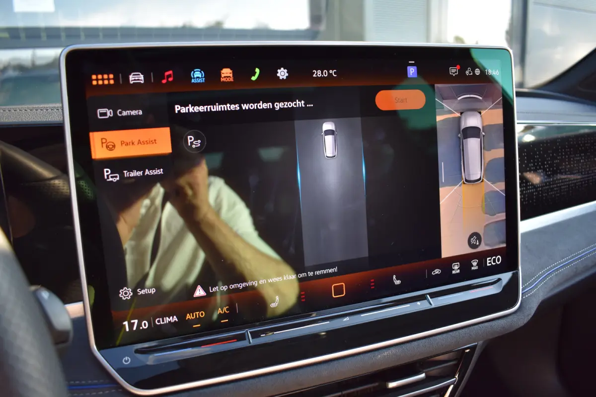 1.5 TSI eHybrid 272PK R-Line | Schuif-kanteldak | 360 camera | Head-up display | IQ Drive | Wegklapbare trekhaak | Business Premium Pakket | VERLENGDE GARANTIE