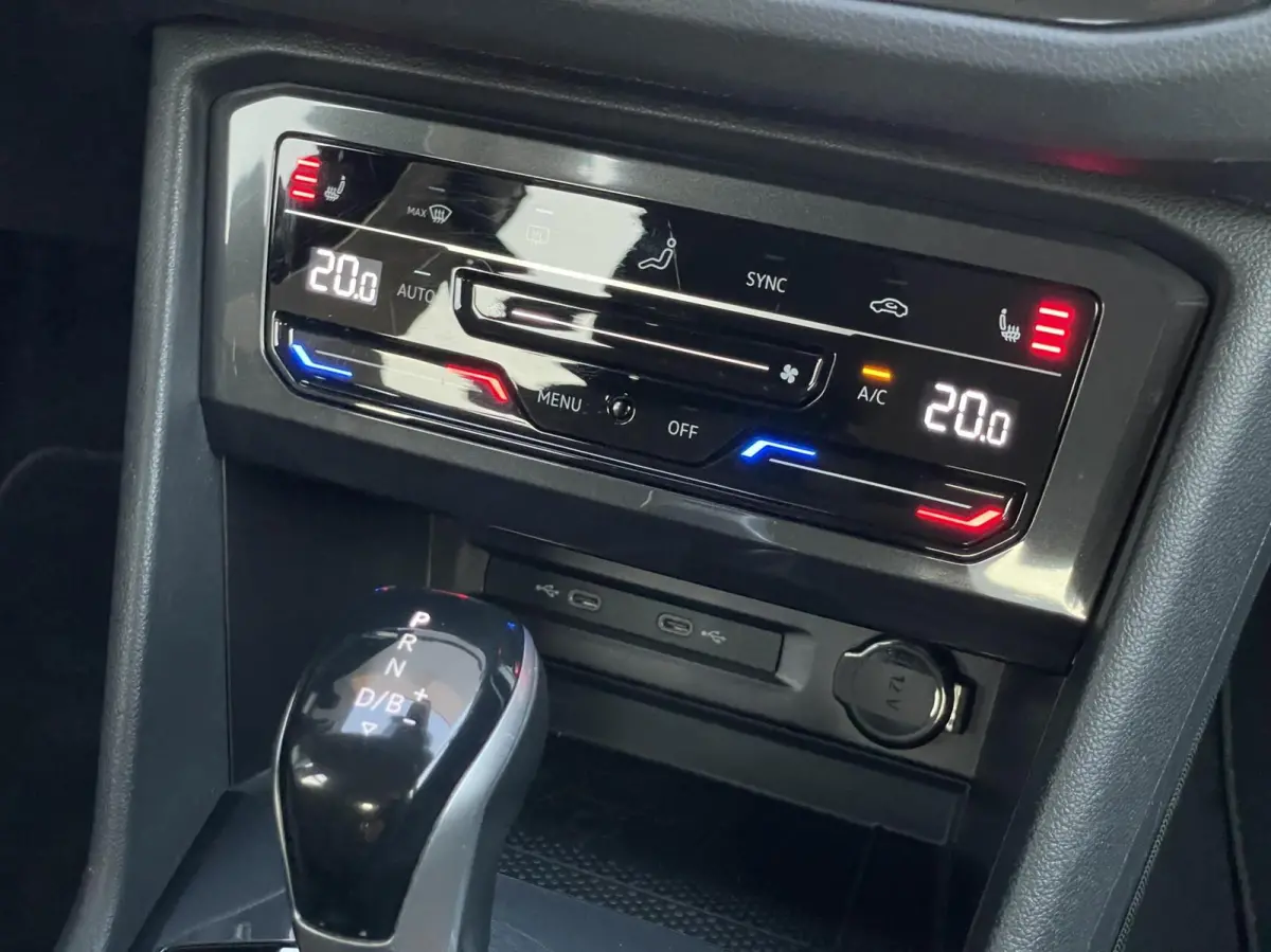 1.4 TSI eHybrid Life PHEV 245PK Trekhaak Camera ACC Carplay Navi