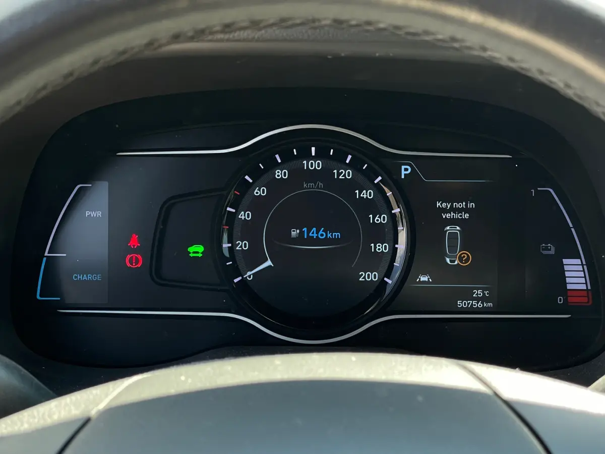 EV Fashion 64 kWh SOH 100% WARMTEPOMP DEALER OND HEAD-UP