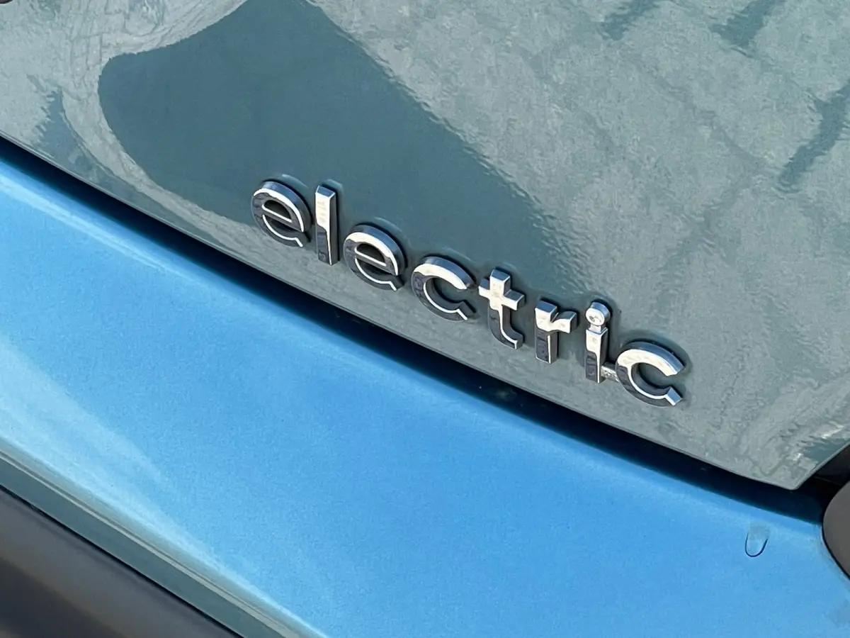 EV Fashion 64 kWh SOH 100% WARMTEPOMP DEALER OND HEAD-UP