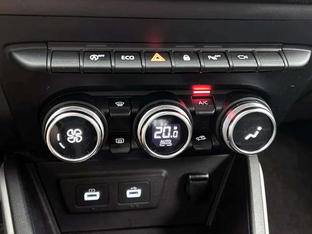 1.0 TCe Bi-Fuel LPG Prestige / Trekhaak / Pdc+Camera / Navigatie / Airco-ecc./ Radio multimedia / Apk 02-2027