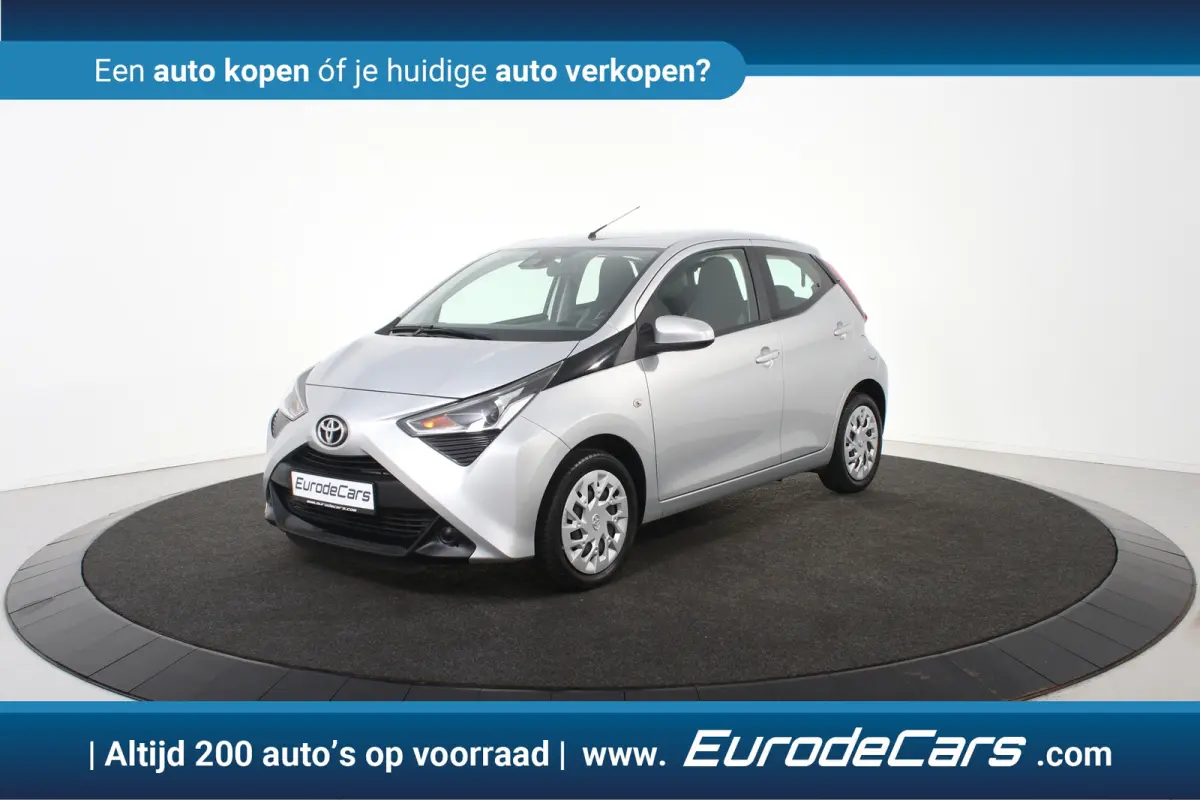 1.0 VVT-i x-play *1ste Eigenaar*Airco*Cruise Control*Carplay*