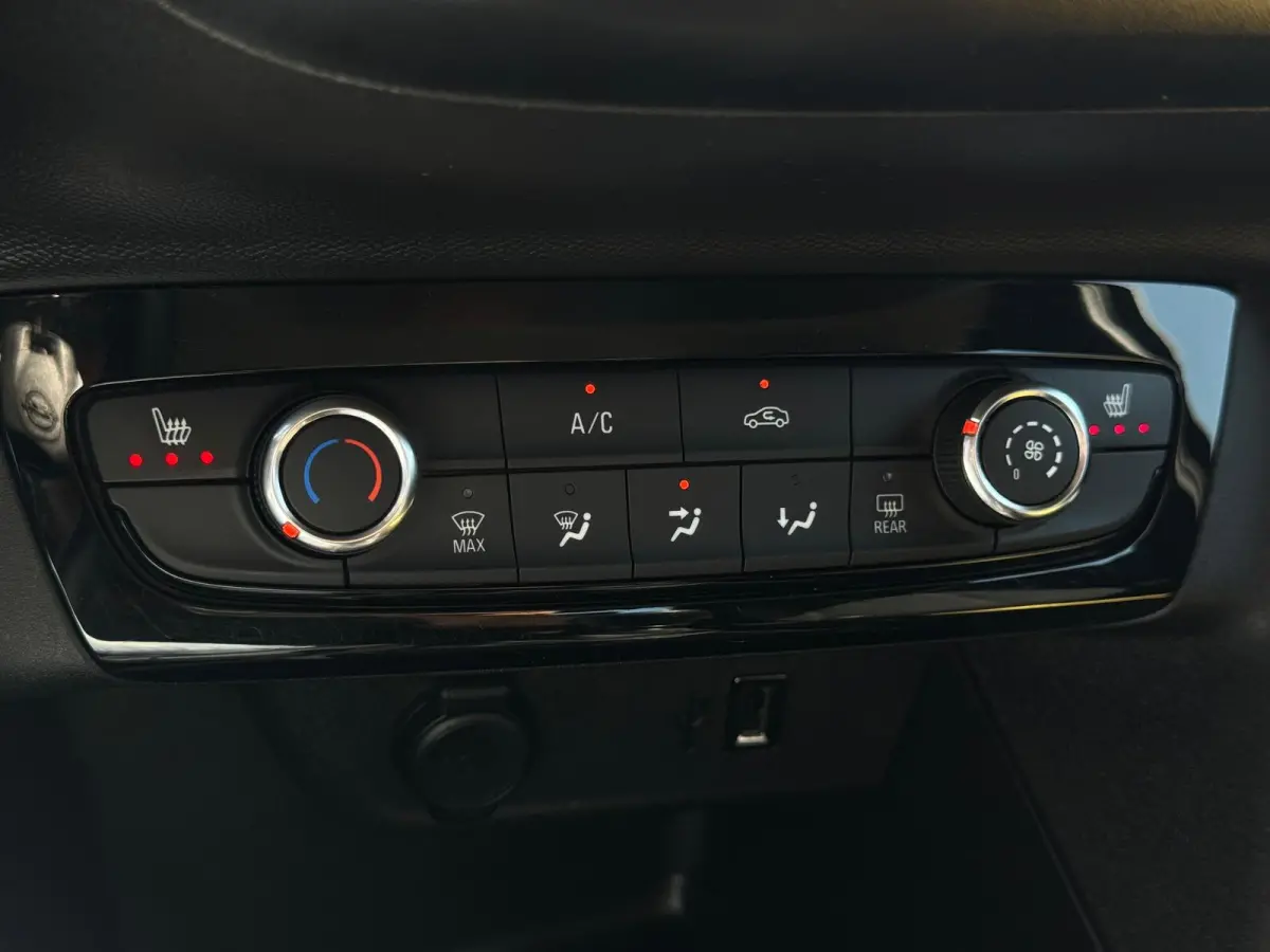 1.2 Elegance | LED | 360 Camera | Parksens | Apple Carplay | Stoelverwarming | Leder |