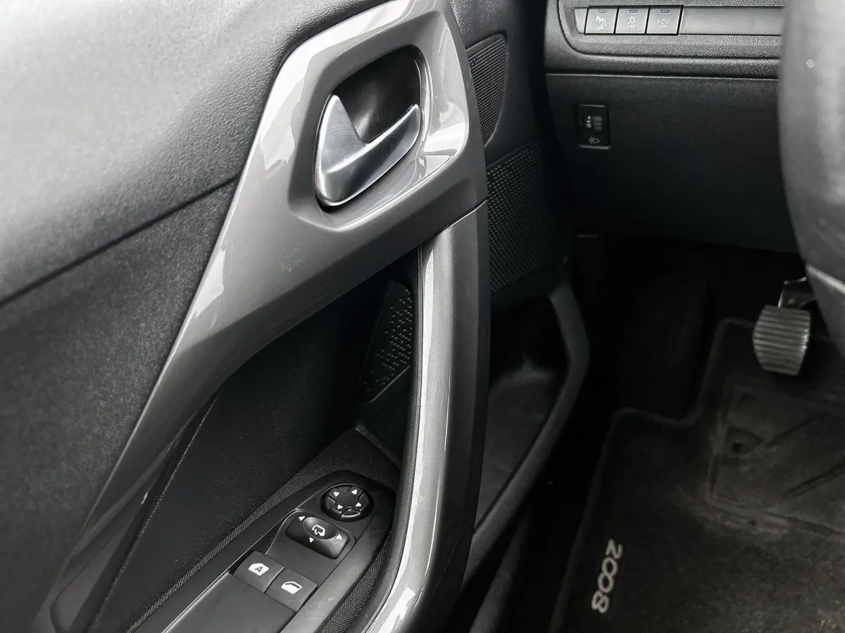 SUV Blue Lion 110pk | Lage kilometerstand! | 100% Dealeronderhouden | Navigatie | Airco | Cruise Control | Parkeersensoren | DAB+ radio | Bluetooth | Apple Carplay / Android Auto | Elektrisc