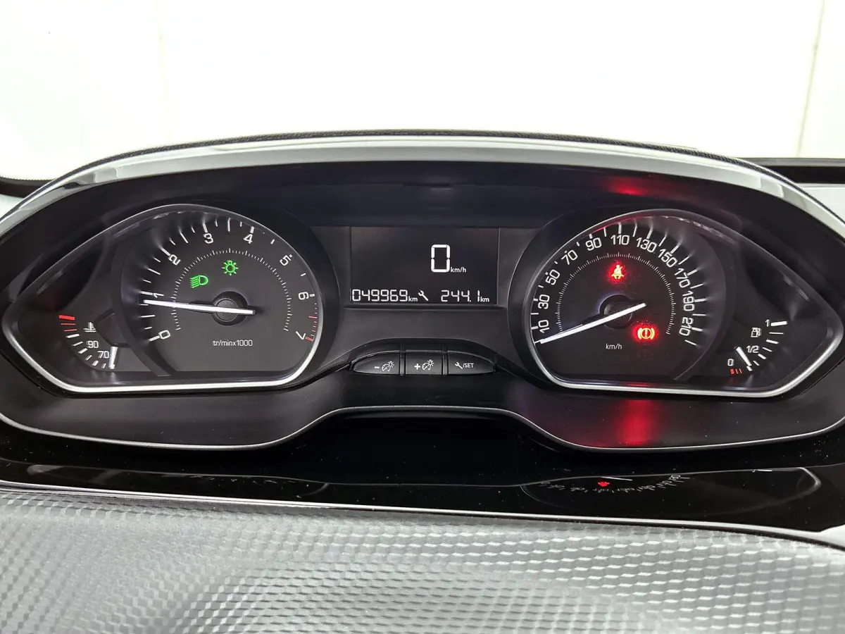 SUV Blue Lion 110pk | Lage kilometerstand! | 100% Dealeronderhouden | Navigatie | Airco | Cruise Control | Parkeersensoren | DAB+ radio | Bluetooth | Apple Carplay / Android Auto | Elektrisc