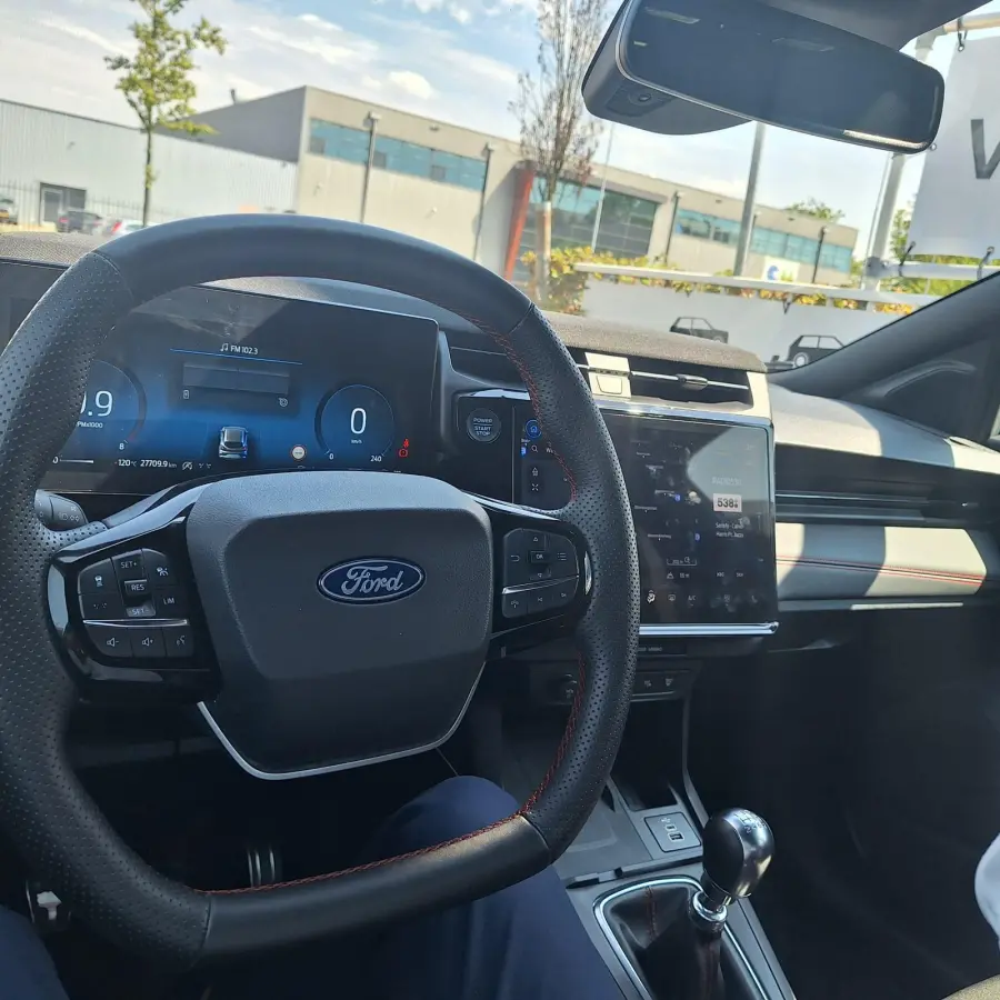 1.0 EcoBoost ST-Line Facelift! | Adaptive Cruise Control | 360" Camera | Elekt Achterklep | BLIS | Draadloze Carplay/Android auto | Verwarmbare Voorstoelen/Voorruit/Stuurwiel | Navi |