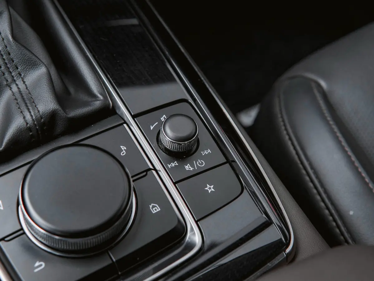 2.0 e-SkyActiv-X M Hybrid Luxury 186 PK | Trekhaak | Ned. auto | dealer onderho