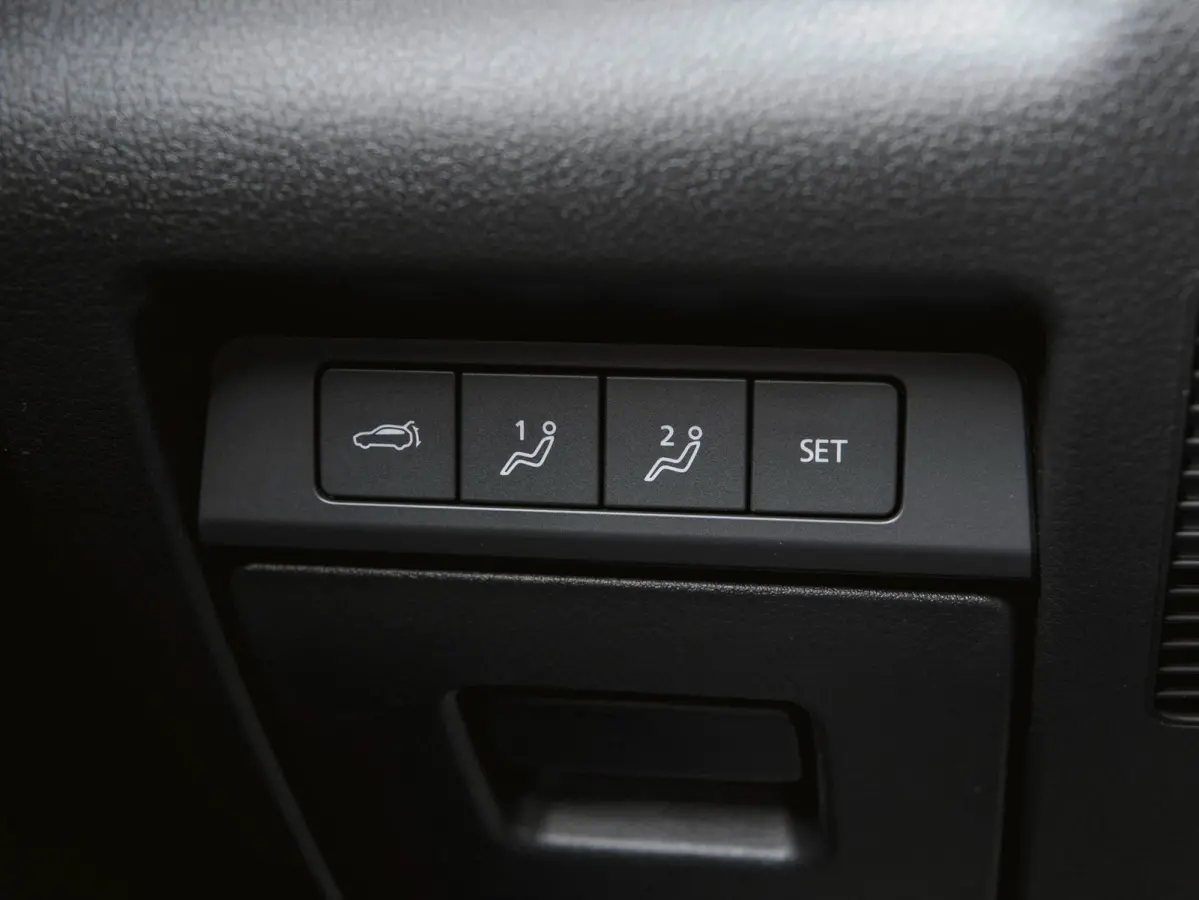 2.0 e-SkyActiv-X M Hybrid Luxury 186 PK | Trekhaak | Ned. auto | dealer onderho