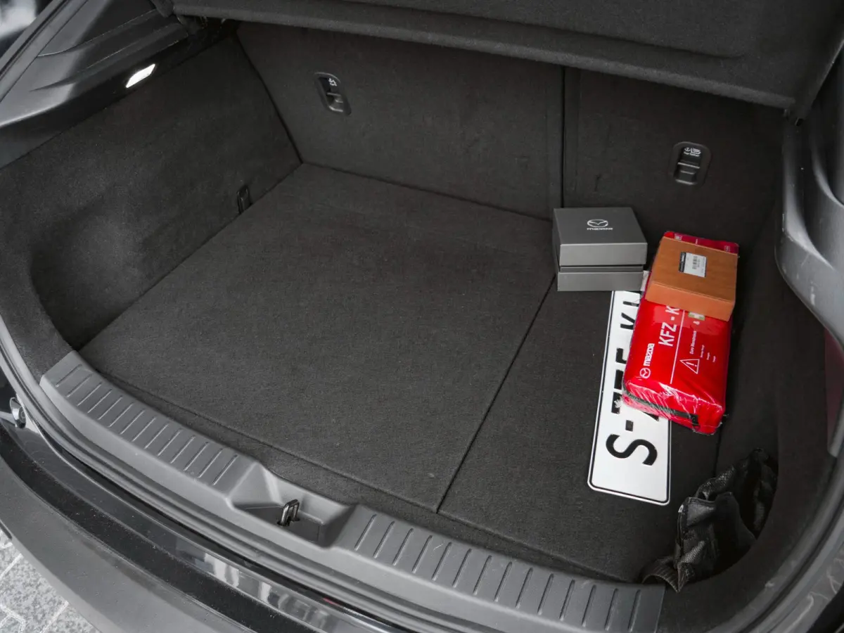 2.0 e-SkyActiv-X M Hybrid Luxury 186 PK | Trekhaak | Ned. auto | dealer onderho